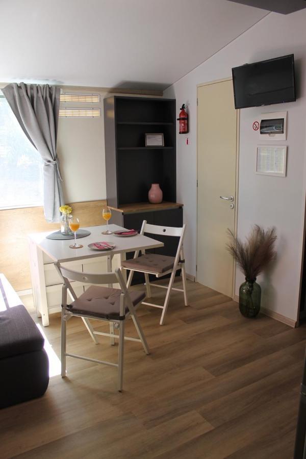 Mobile Home CICIBELA Biograd Na Moru Extérieur photo